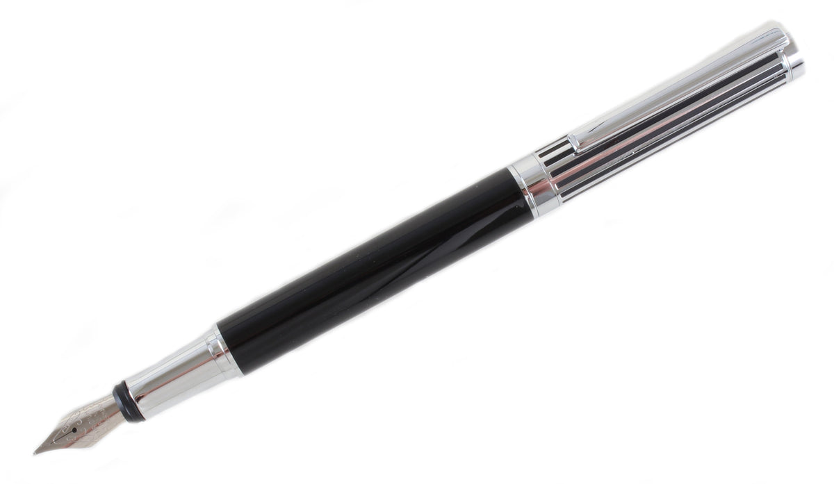 Black Lined Fountain Pen by Dalaco