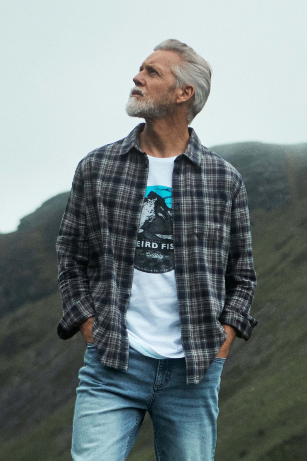 Weird Fish Mountain Top Front Print Graphic T-Shirt in Dusty White