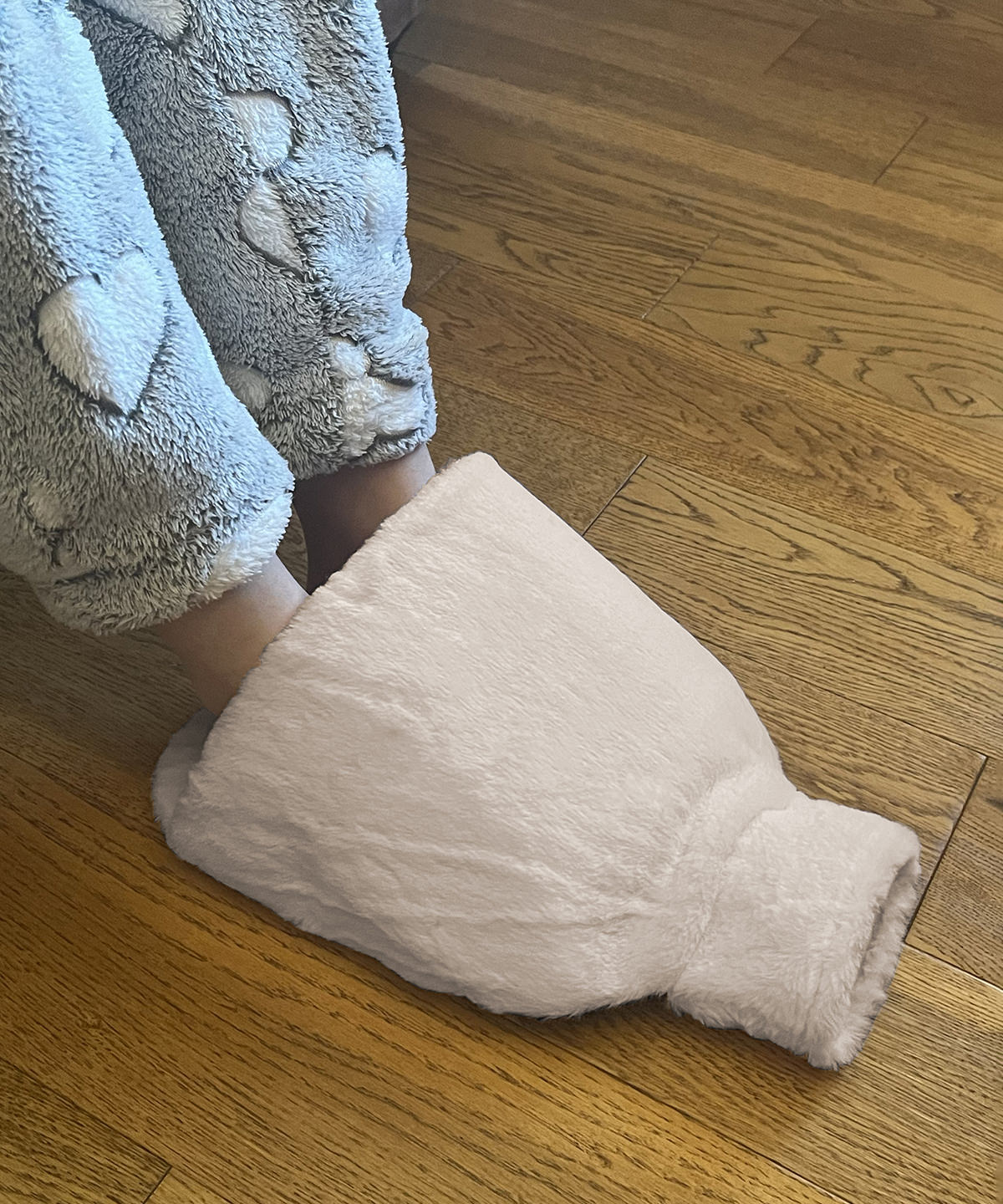 Ribbon - Luxury foot hot water bottle and cover in plush faux fur